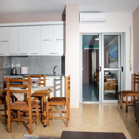 Colombo'S Apartment Vlore Exterior photo